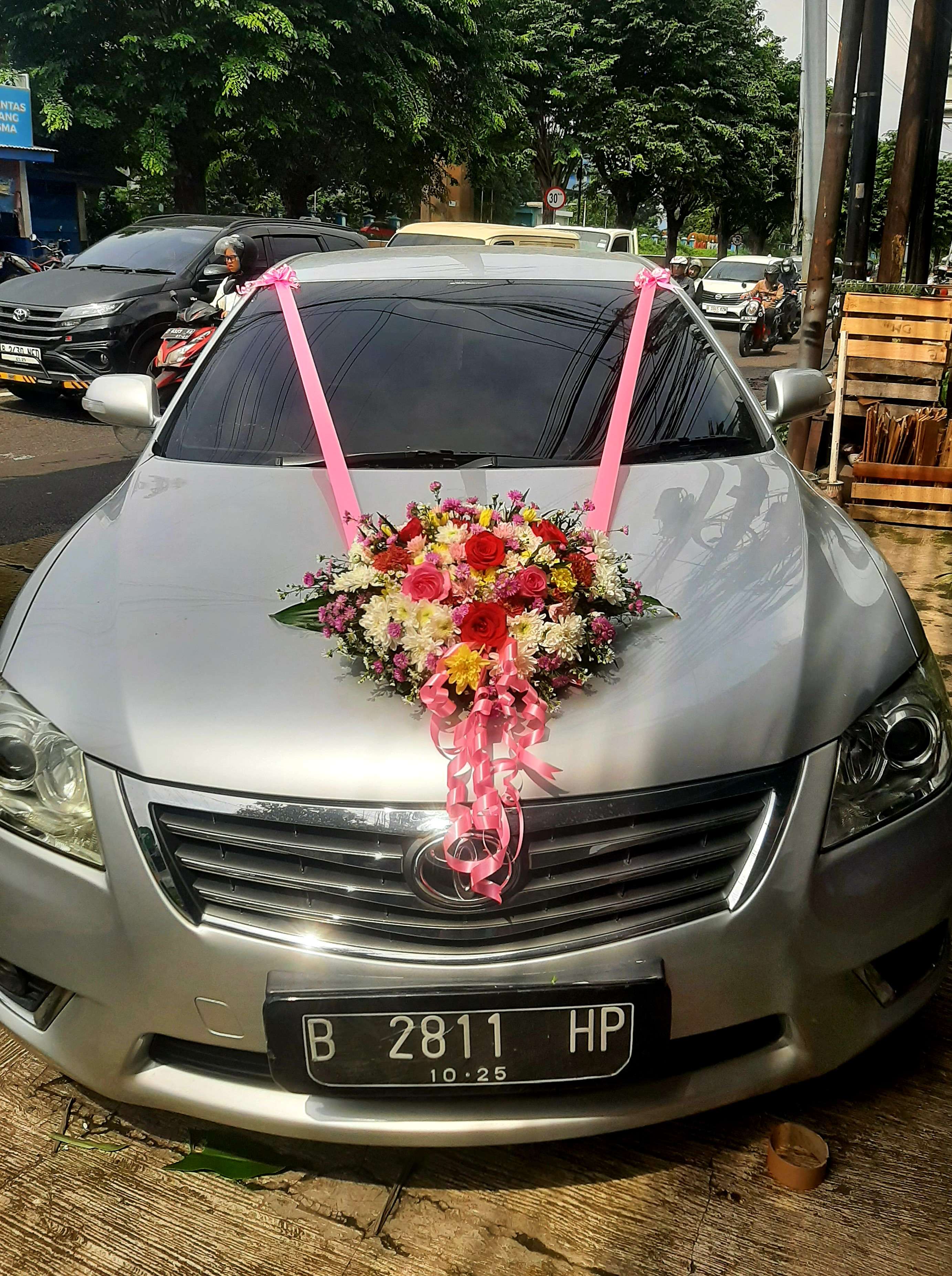 Bunga  dekorasi mobil pengantin